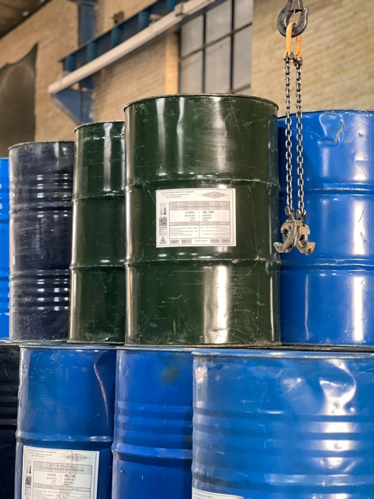 مقایسه تخصصی رزین پلی‌استر ایران کیتون با رزین قطره اصفهان در مجسمه‌سازی